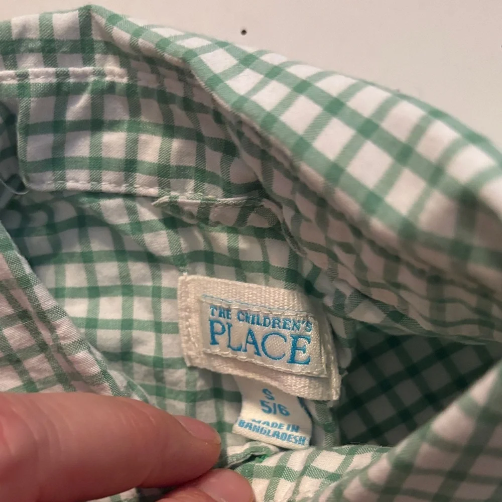 The Children's Place Green Checkered Button Down Shirt Boys Size 5/6 Used